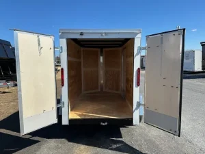 enclosed v nose cargo trailer 5 x 8 (barn doors)