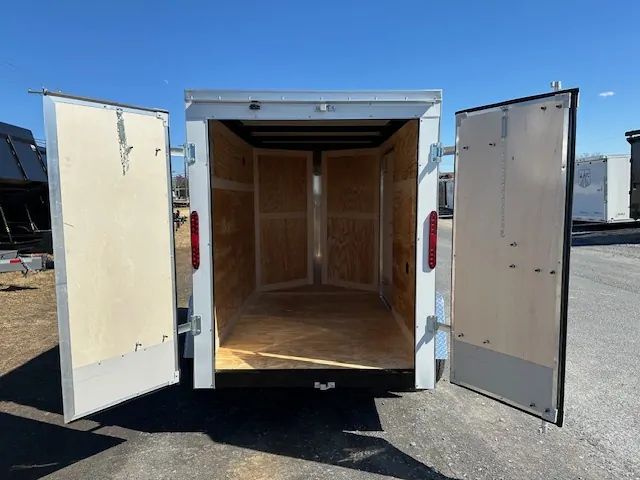 enclosed v nose cargo trailer 5 x 8 (barn doors)