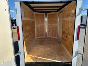 enclosed v nose cargo trailer 5 x 8 (barn doors)