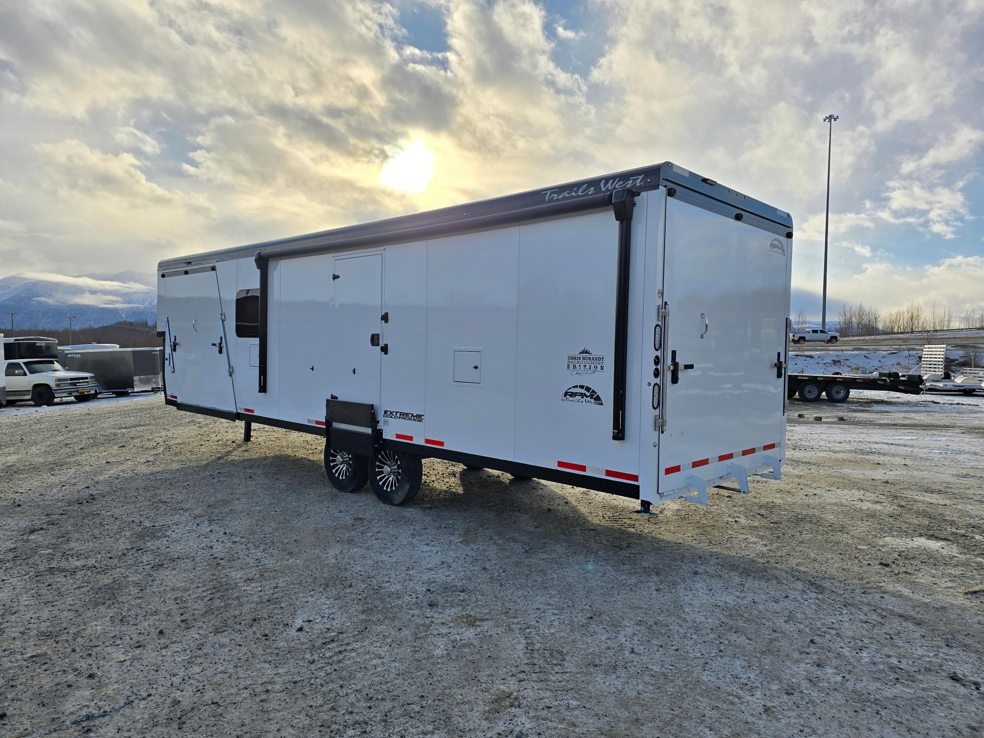 2026 trails west rpm 28' gooseneck enclosed trailer