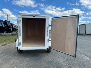 enclosed cargo trailer 5 x 8 (single rear door)