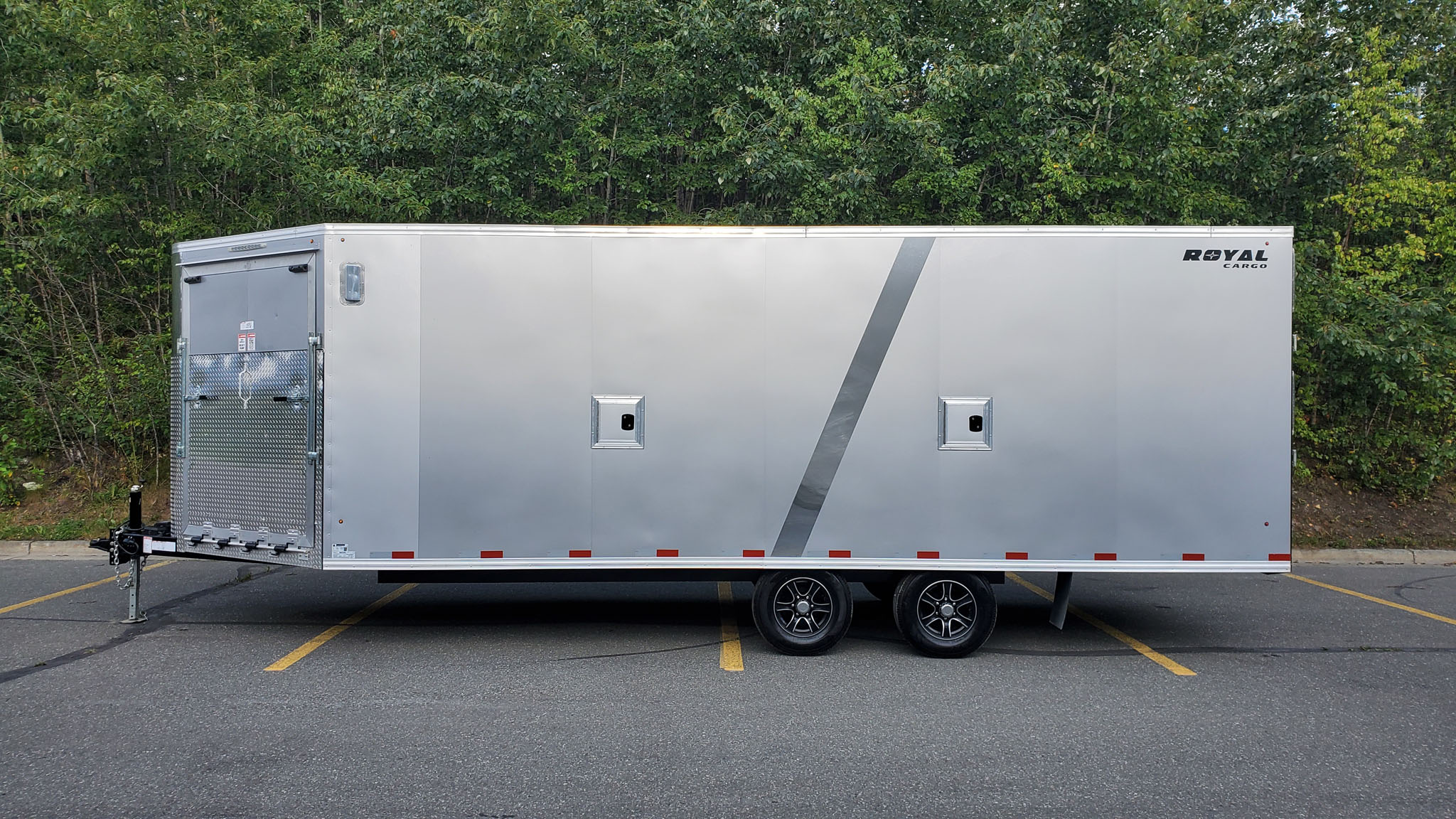enclosed sled trailer (8.5x20)