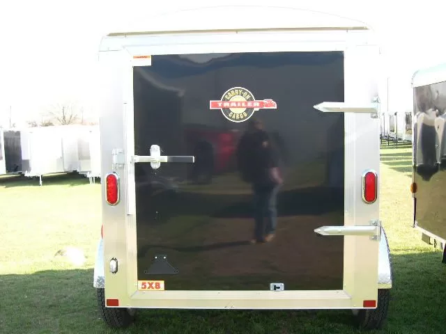 enclosed cargo trailer 5 x 8 (side door)
